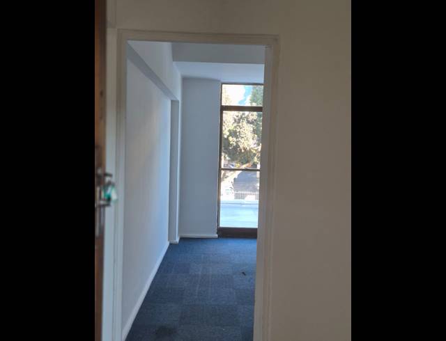40M² OFFICE TO LET IN KENILWORTH